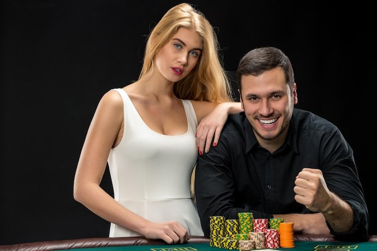 Live dealer blackjack table at acehtoto with professional dealer and updated balance display